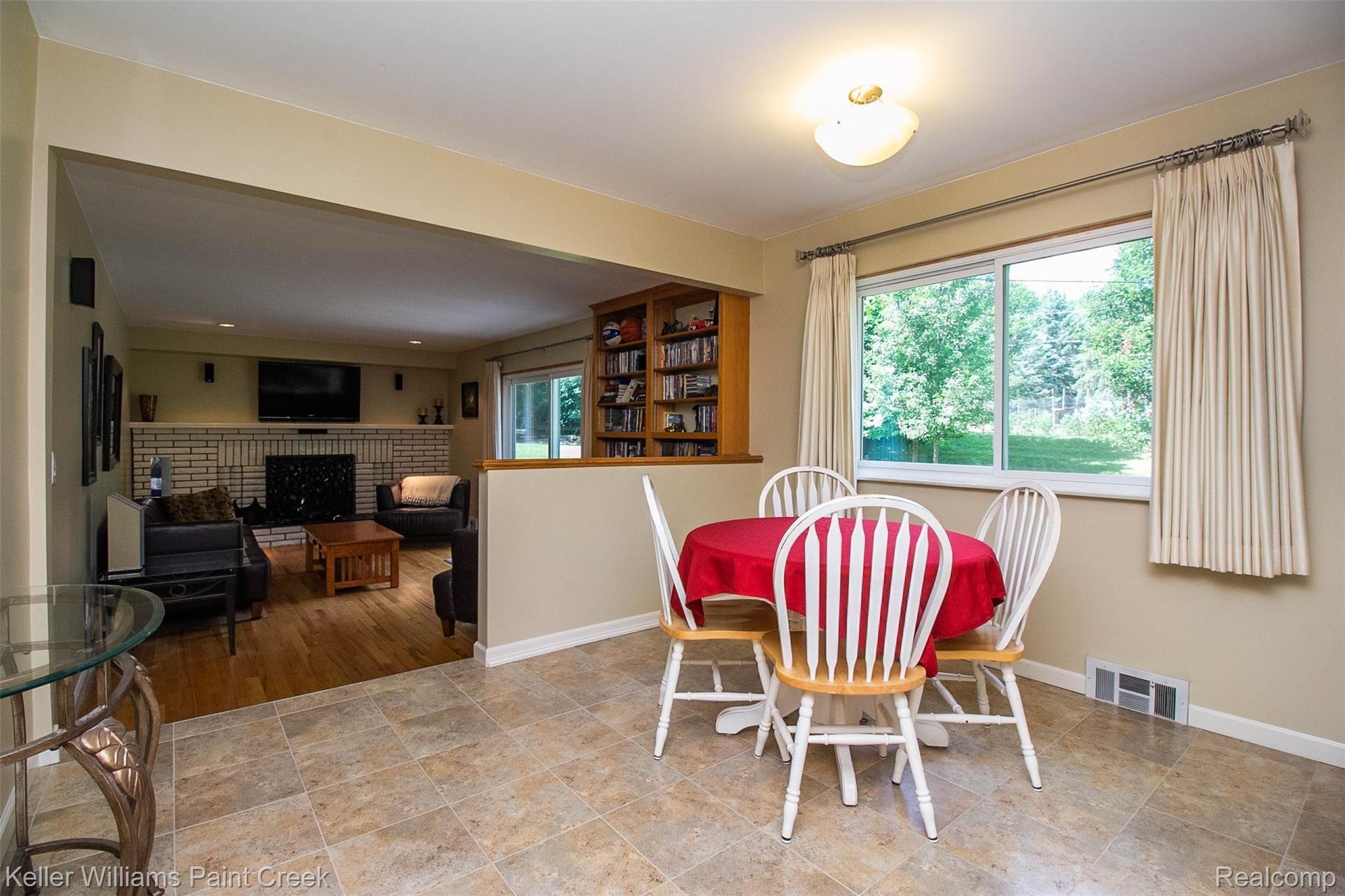 828 Lynndale Drive Rochester, MI 48309 - Photo 16 of 45 16.jpg