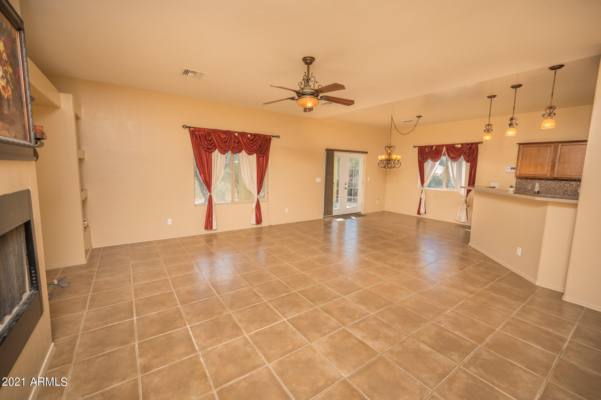 43 Circulo Verdugo Rio Rico, AZ 85648 - Photo 5 of 45 NZ6_6985