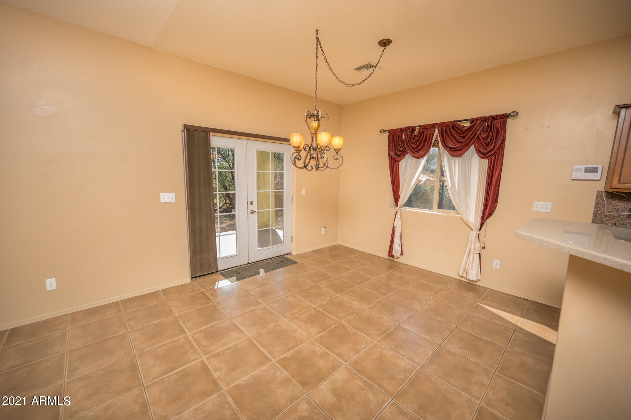 43 Circulo Verdugo Rio Rico, AZ 85648 - Photo 8 of 45 NZ6_6994