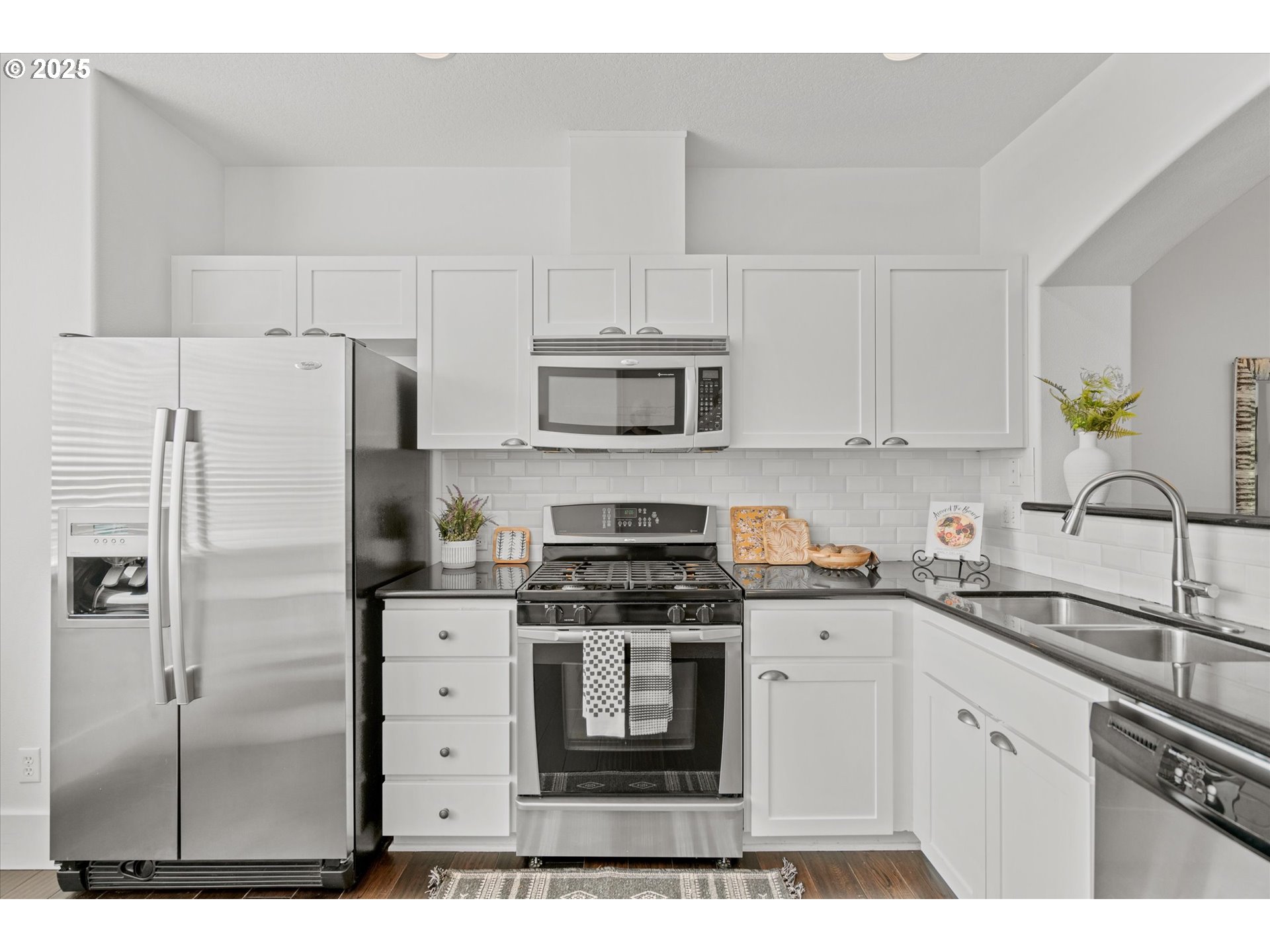 806 Northwest 118th Avenue, Unit 103 Portland, OR 97229 - Photo 18 of 46