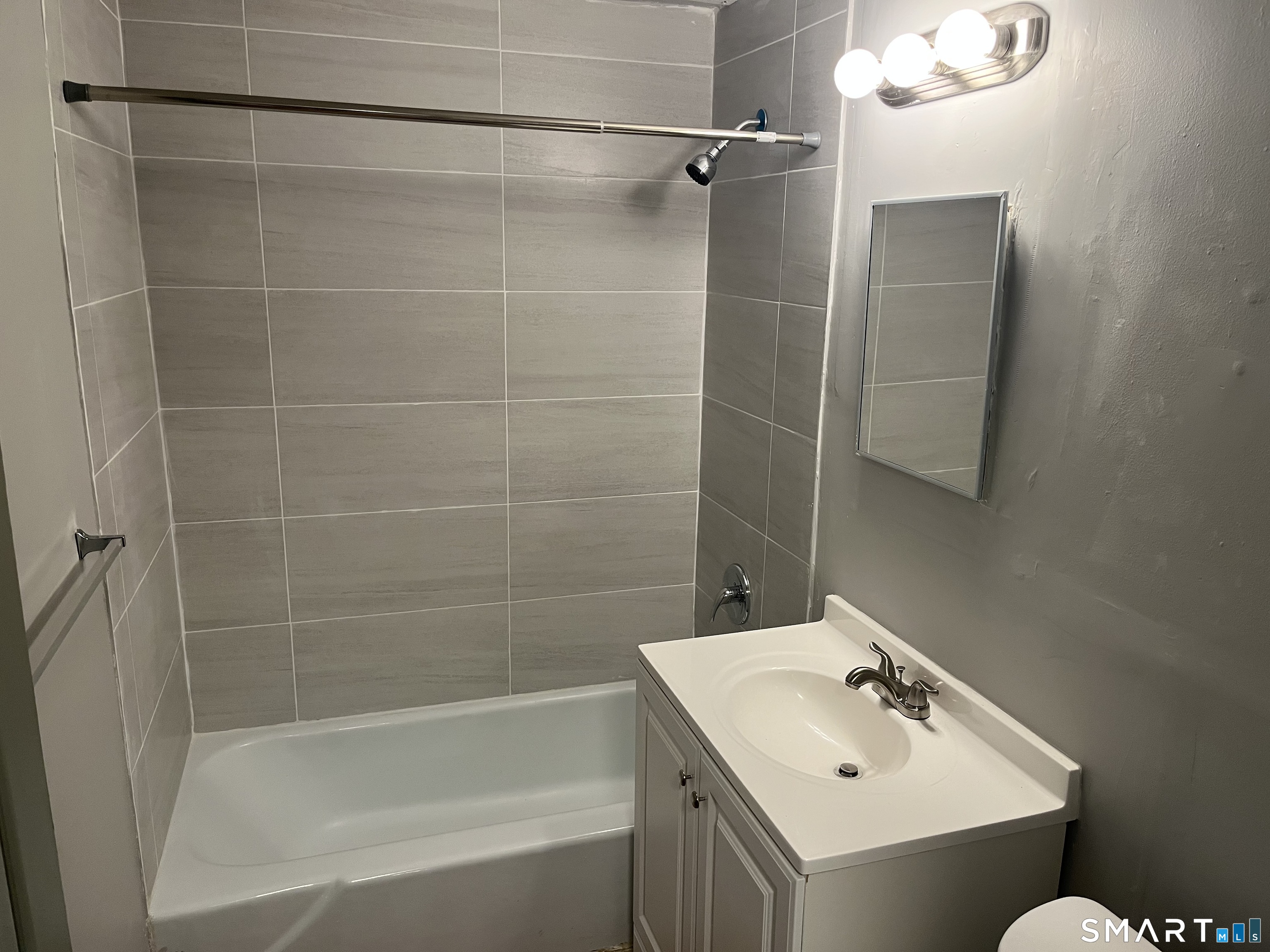 32 Cook Avenue, Unit D27 Meriden, CT 06451 - Photo 7 of 11