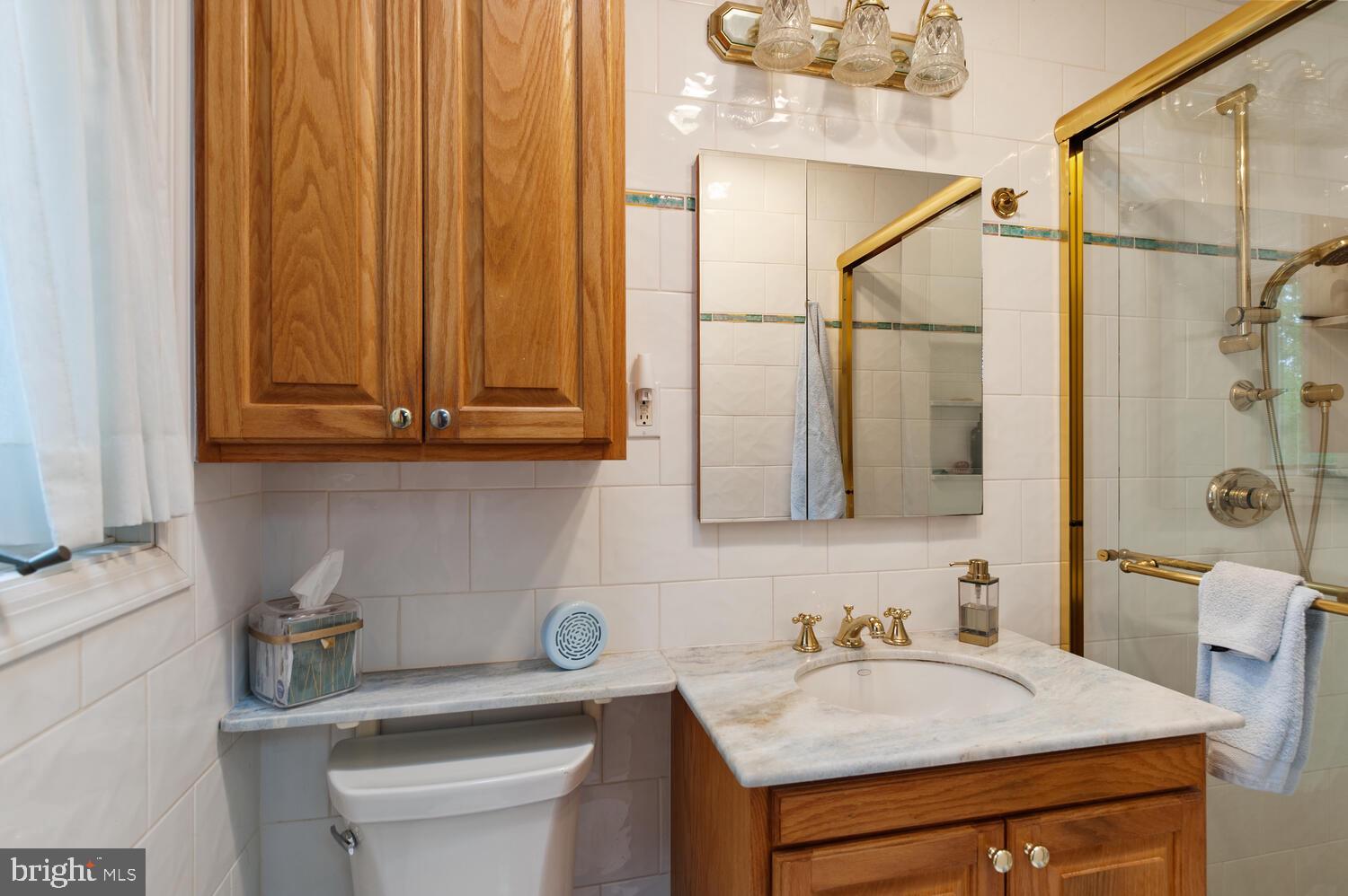 144 Oak Creek Road Hightstown, NJ 08520 - Photo 17 of 32 Master Bath Upper