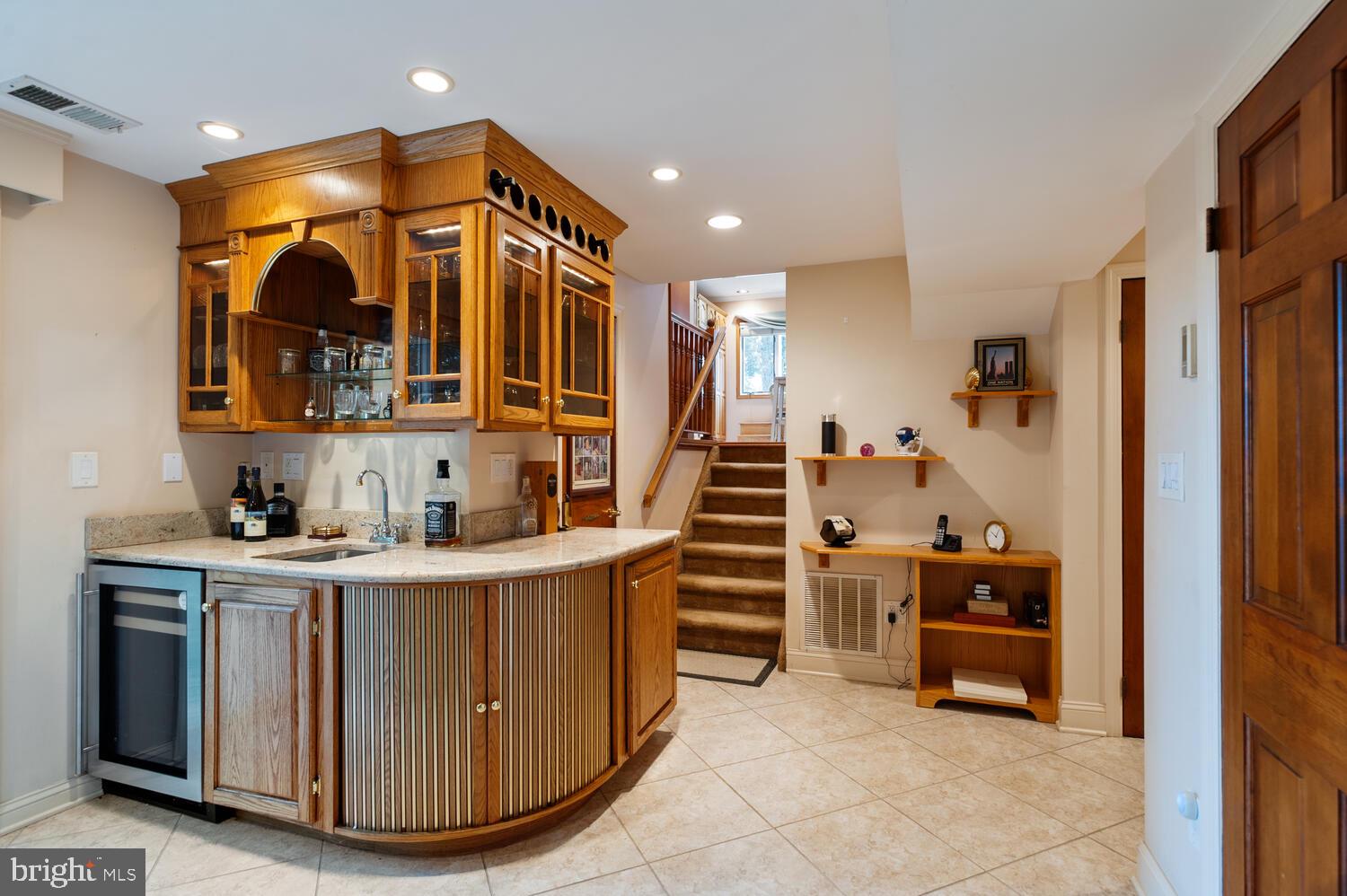 144 Oak Creek Road Hightstown, NJ 08520 - Photo 23 of 32 Wet bar