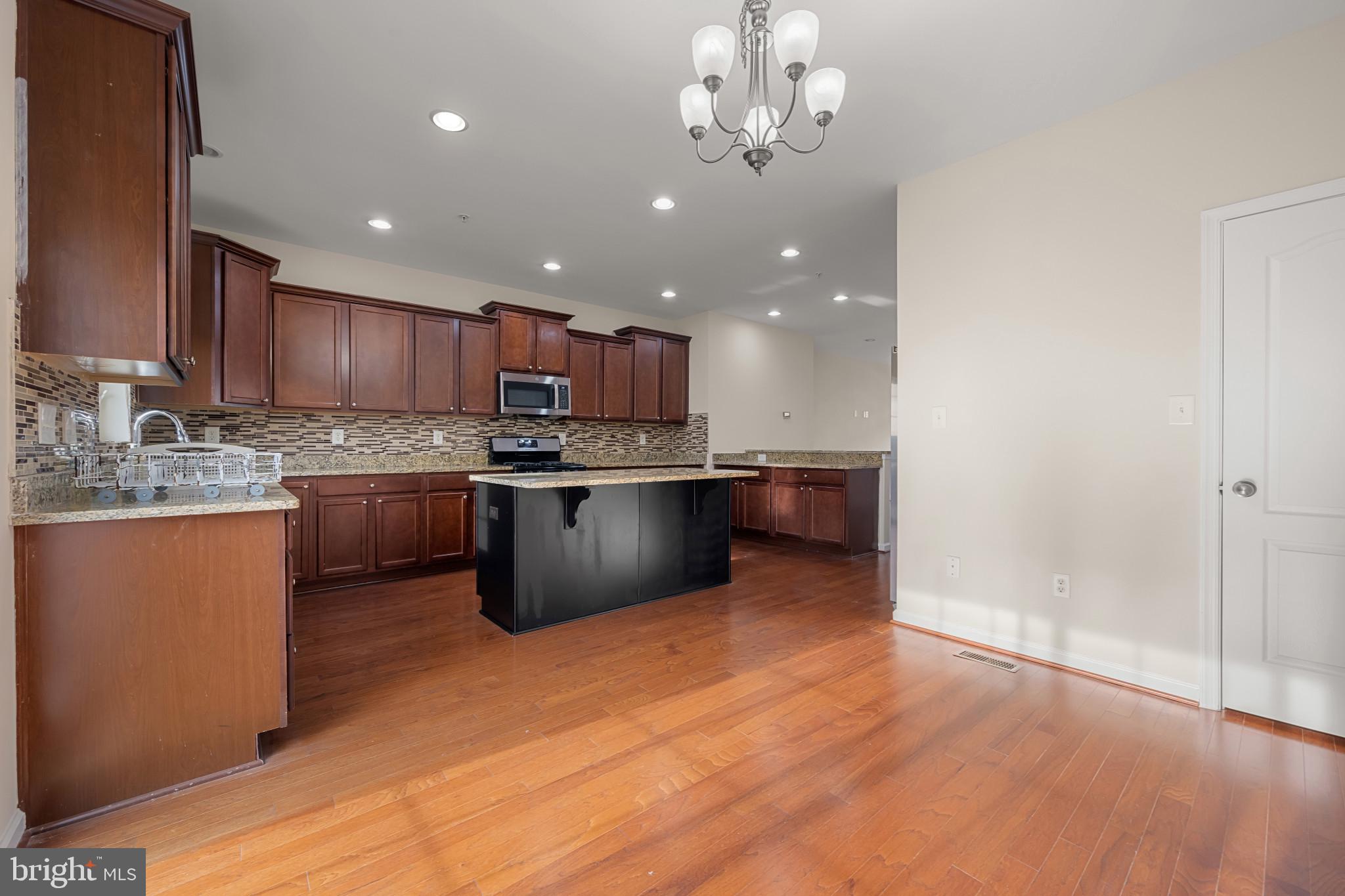 7997 Alchemy Way Elkridge, MD 21075 - Photo 22 of 43 Kitchen
