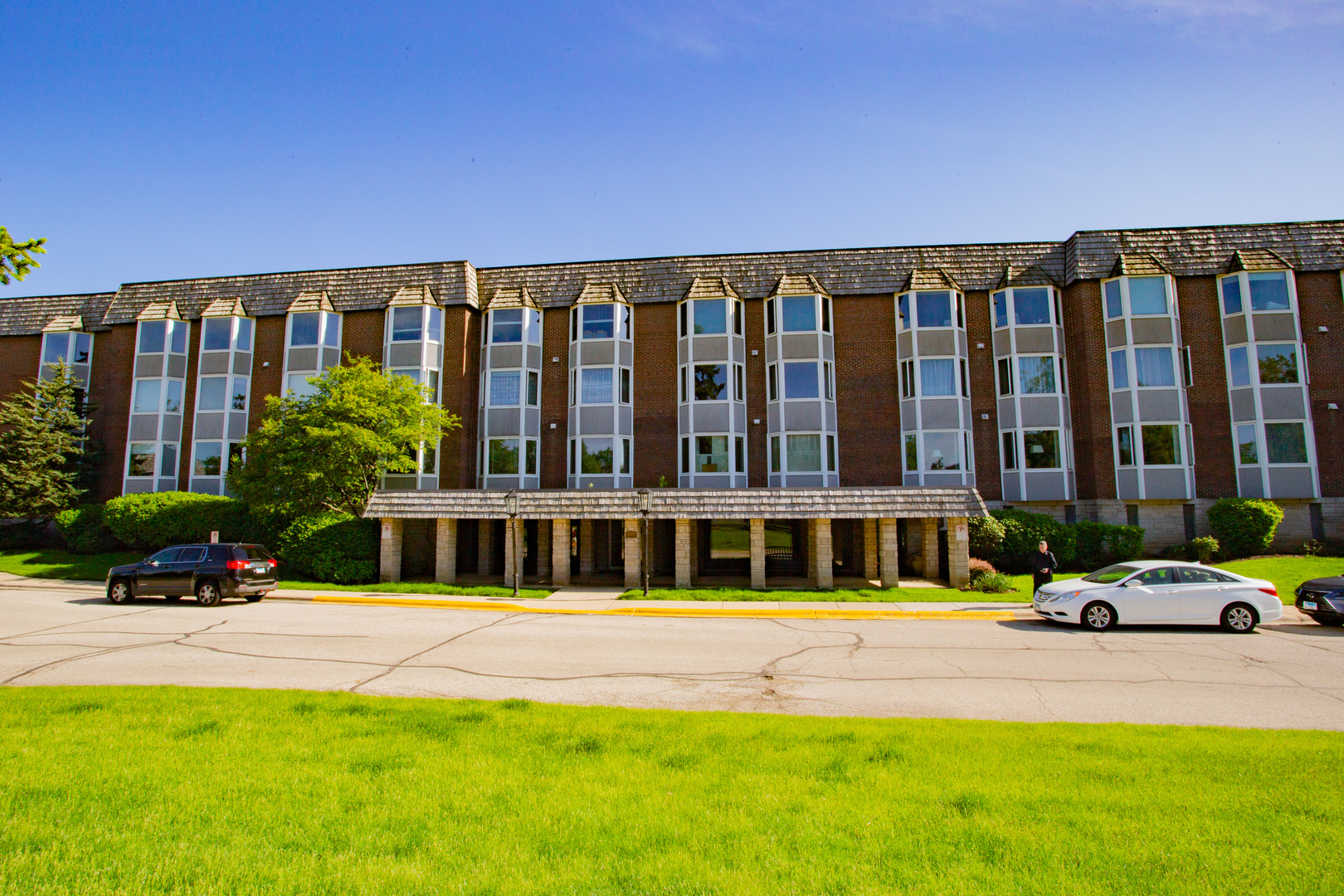 2400 Windsor Mall, Unit 2M Park Ridge, IL 60068 - Photo 1 of 22 Gallery Image 1