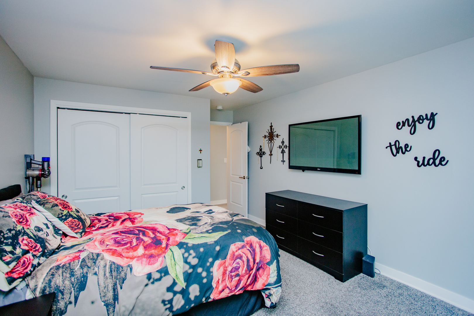 2400 Windsor Mall, Unit 2M Park Ridge, IL 60068 - Photo 12 of 22 Gallery Image 12