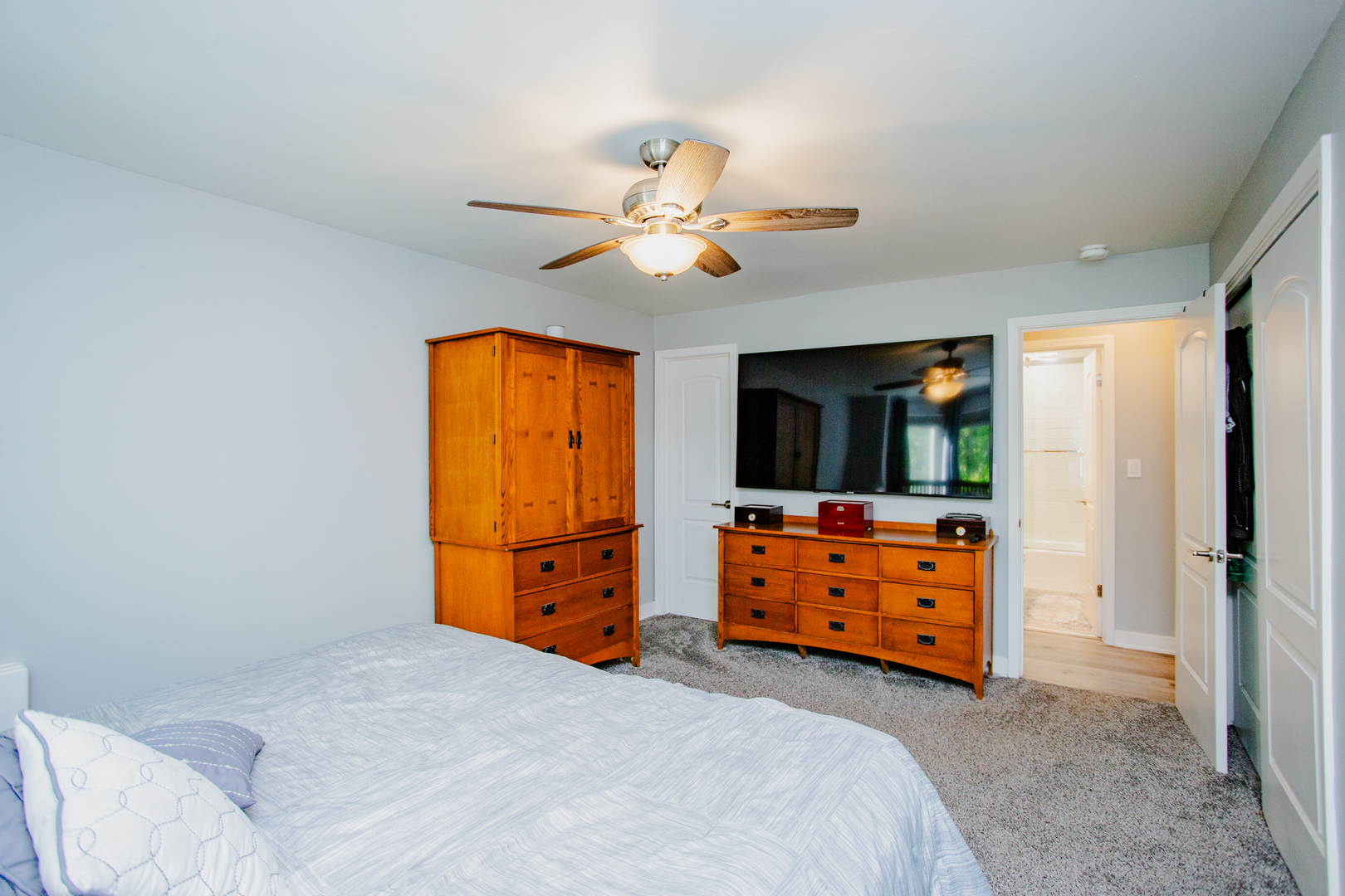 2400 Windsor Mall, Unit 2M Park Ridge, IL 60068 - Photo 15 of 22 Gallery Image 15