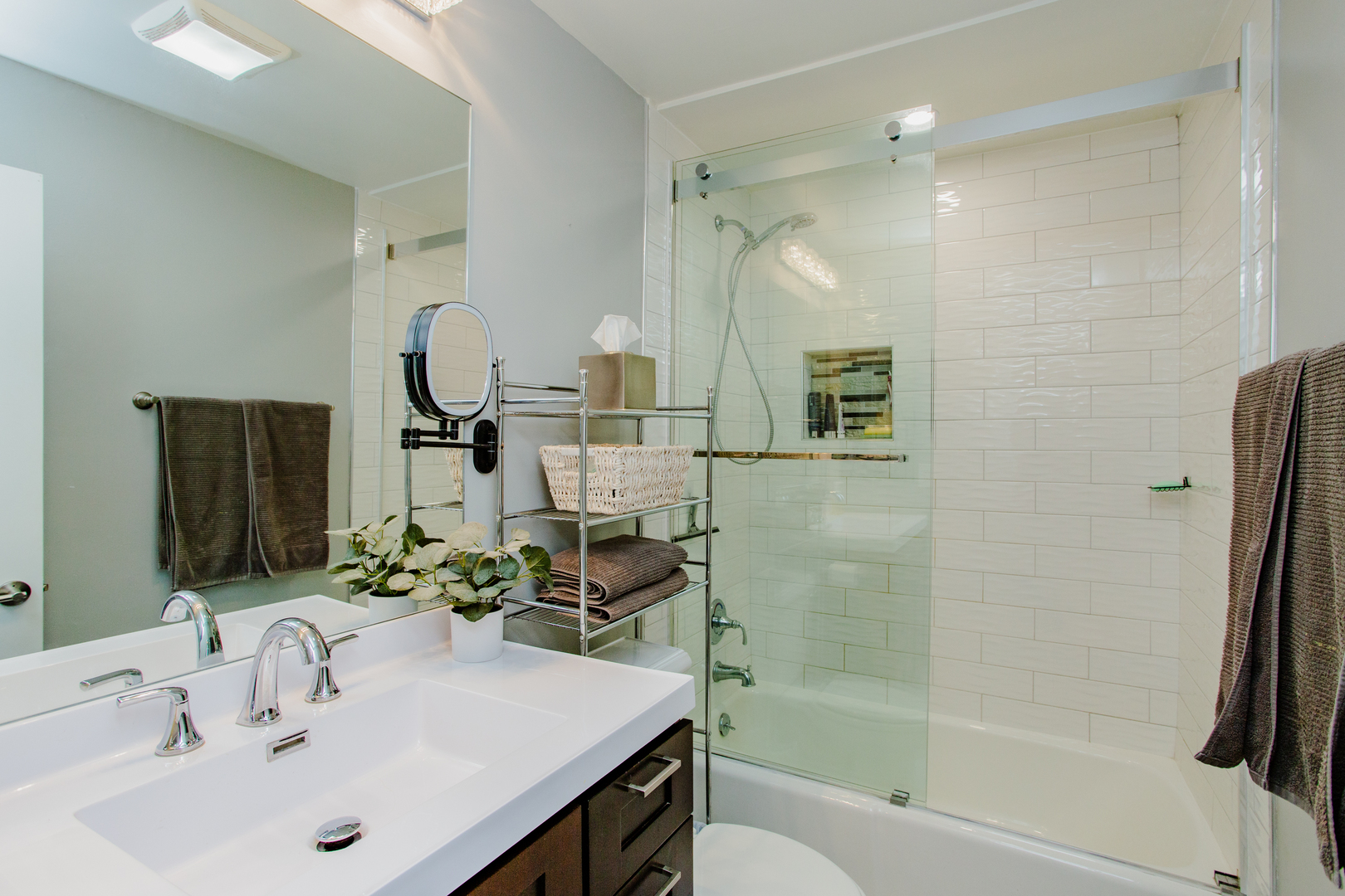 2400 Windsor Mall, Unit 2M Park Ridge, IL 60068 - Photo 16 of 22 Gallery Image 16