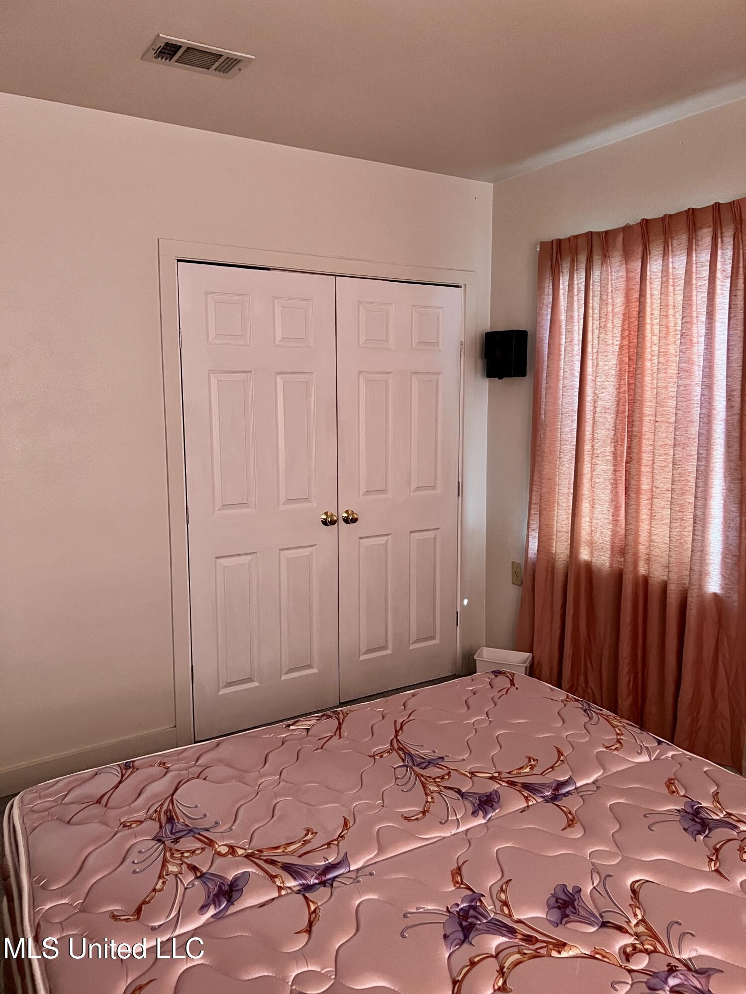 186 Summer Place Biloxi, MS 39530 - Photo 31 of 39 IMG_5401