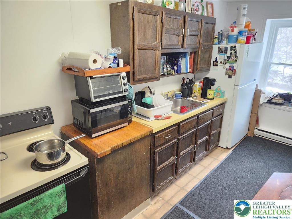 361 Main Street Slatington, PA 18080 - Photo 8 of 41