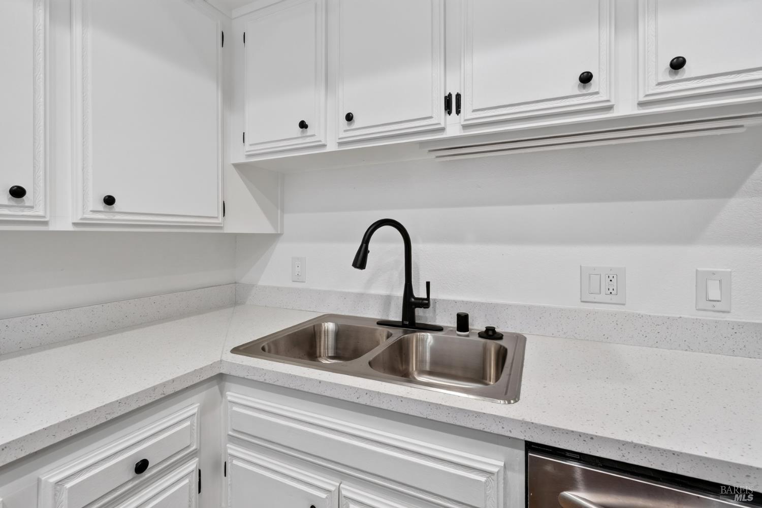 260 Los Alamos Road Santa Rosa, CA 95409 - Photo 4 of 33