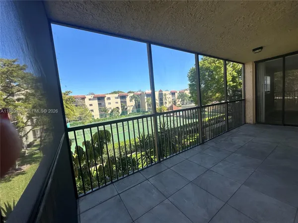 $2,850 | 10401 West Broward Boulevard, Unit 301, Plantation, FL 33324