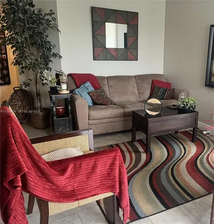$2,850 | 10401 West Broward Boulevard, Unit 301, Plantation, FL 33324