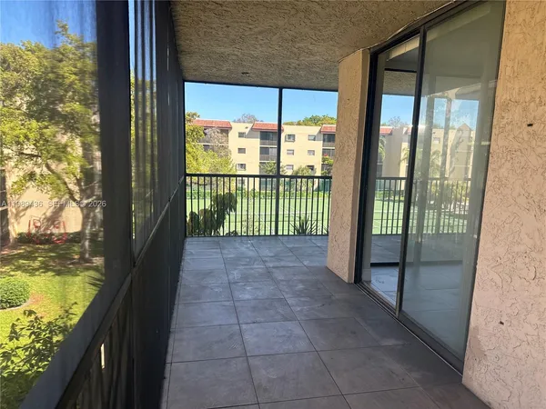 $2,850 | 10401 West Broward Boulevard, Unit 301, Plantation, FL 33324