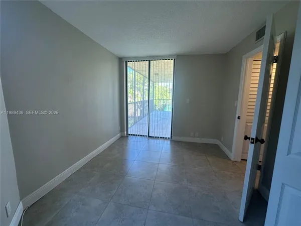 $2,850 | 10401 West Broward Boulevard, Unit 301, Plantation, FL 33324