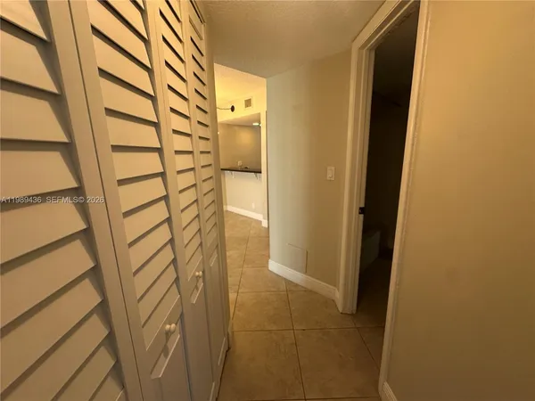 $2,850 | 10401 West Broward Boulevard, Unit 301, Plantation, FL 33324