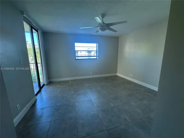 $2,850 | 10401 West Broward Boulevard, Unit 301, Plantation, FL 33324