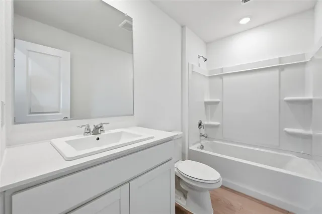 $1,775 | 2040 Shady Oaks Drive, Ennis, TX 75119