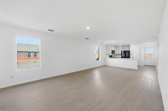 $1,775 | 2040 Shady Oaks Drive, Ennis, TX 75119