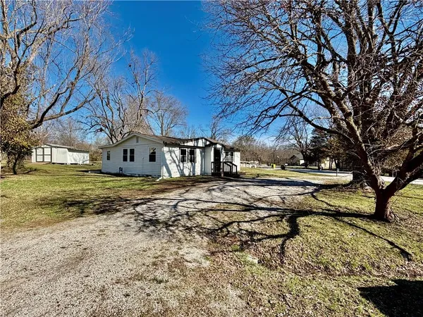 $165,000 | 16014 Valentine Avenue, Belton, MO 64012