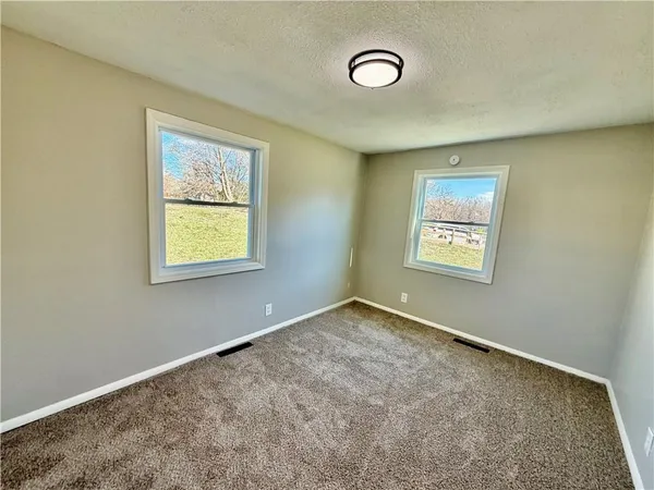$165,000 | 16014 Valentine Avenue, Belton, MO 64012
