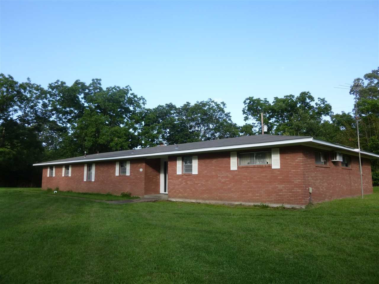 2042 Rhymes Road Crystal Springs, MS 39059 - Photo 3 of 36 Photo 3