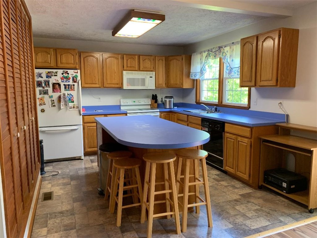 16711 4th Section Road Clarendon, NY 14470 - Photo 11 of 30 Kitchen