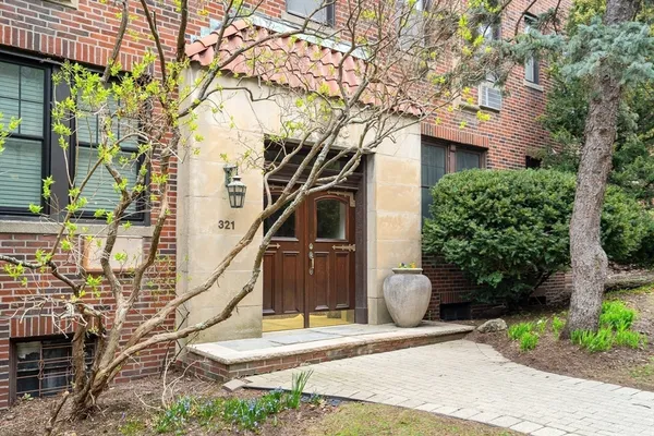 $900,000 | 321 Tappan Street, Unit 3, Brookline, MA 02445