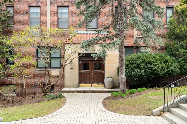 $900,000 | 321 Tappan Street, Unit 3, Brookline, MA 02445