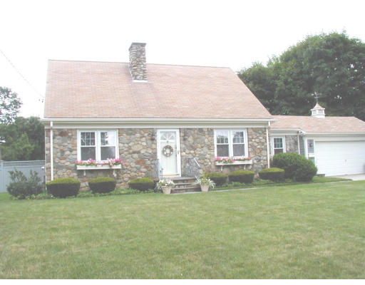 206 Pearse Road Swansea, MA 02777 - Photo 1 of 10 Gallery Image 1