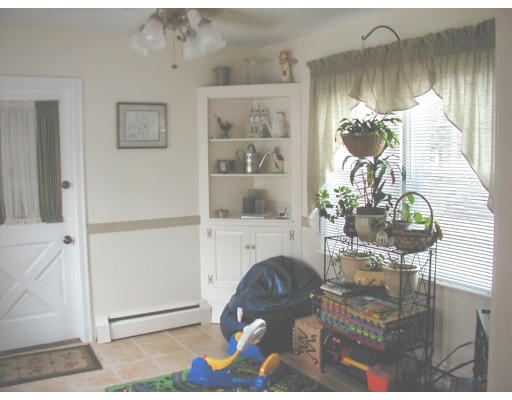 206 Pearse Road Swansea, MA 02777 - Photo 9 of 10 Gallery Image 9