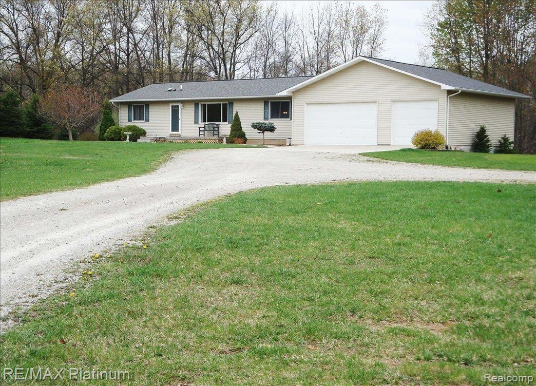 6506 Cedar Lake Road Pinckney, MI 48169 - Photo 1 of 7 Front3