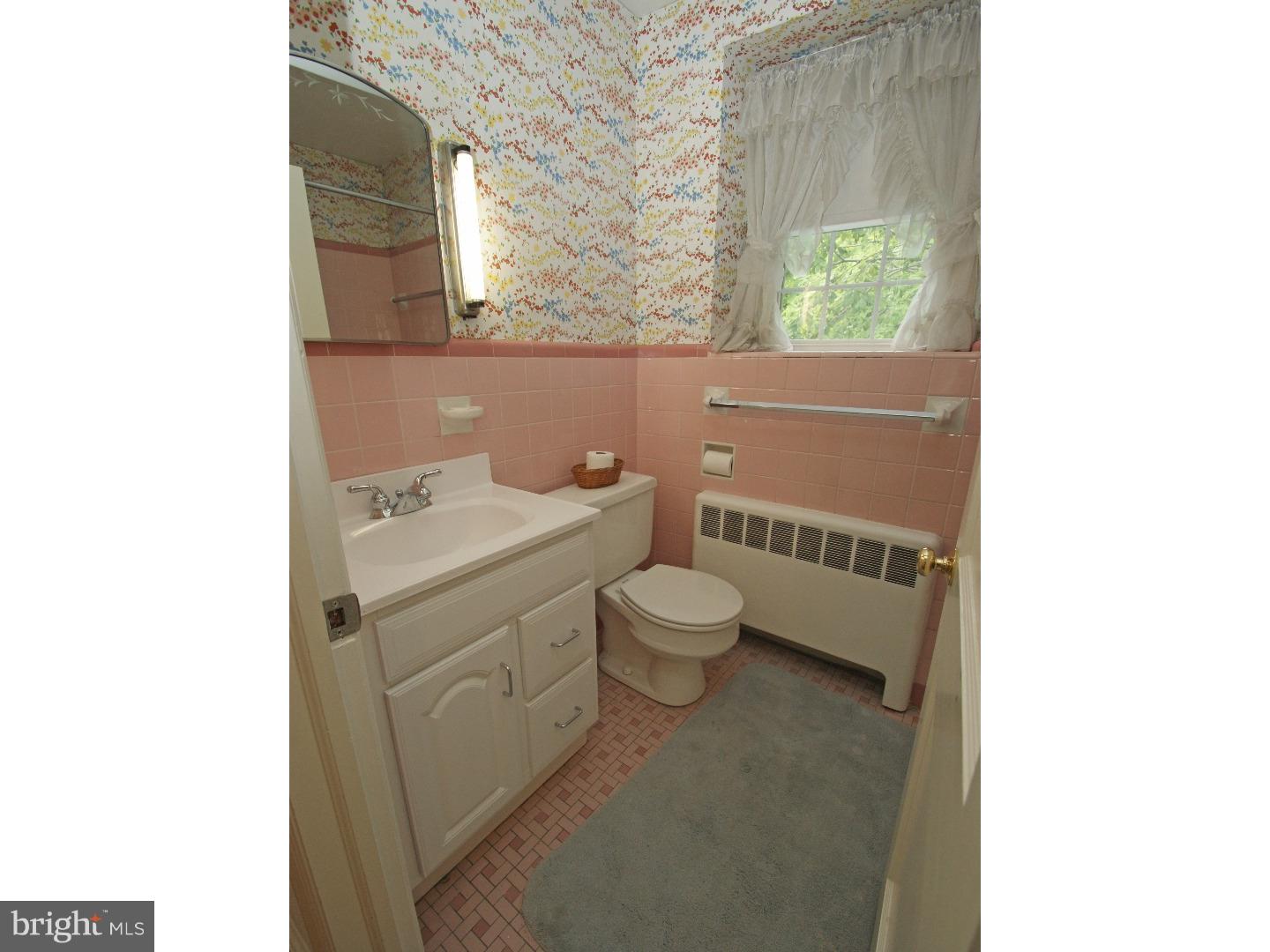 53 Meade Road Ambler, PA 19002 - Photo 15 of 25 Bathroom