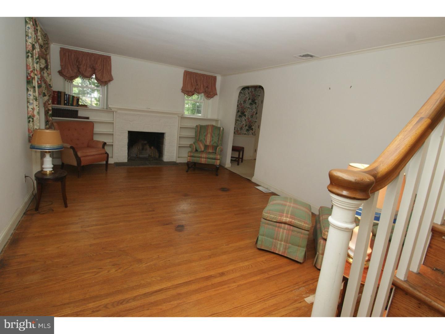 53 Meade Road Ambler, PA 19002 - Photo 4 of 25 Living Room