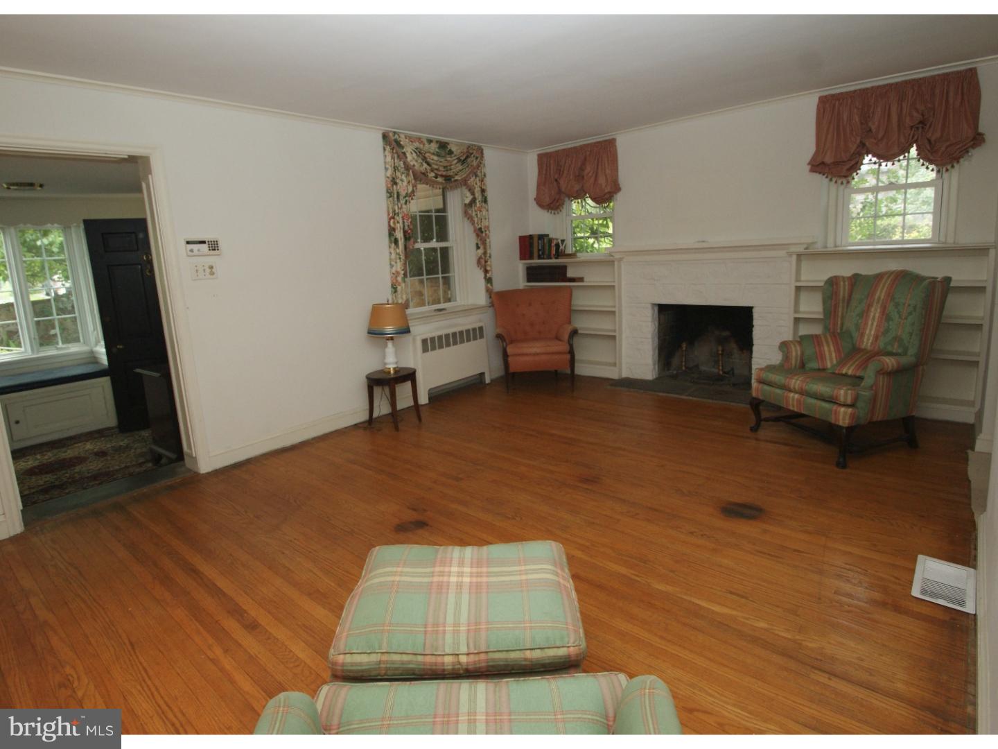 53 Meade Road Ambler, PA 19002 - Photo 5 of 25 Living Room