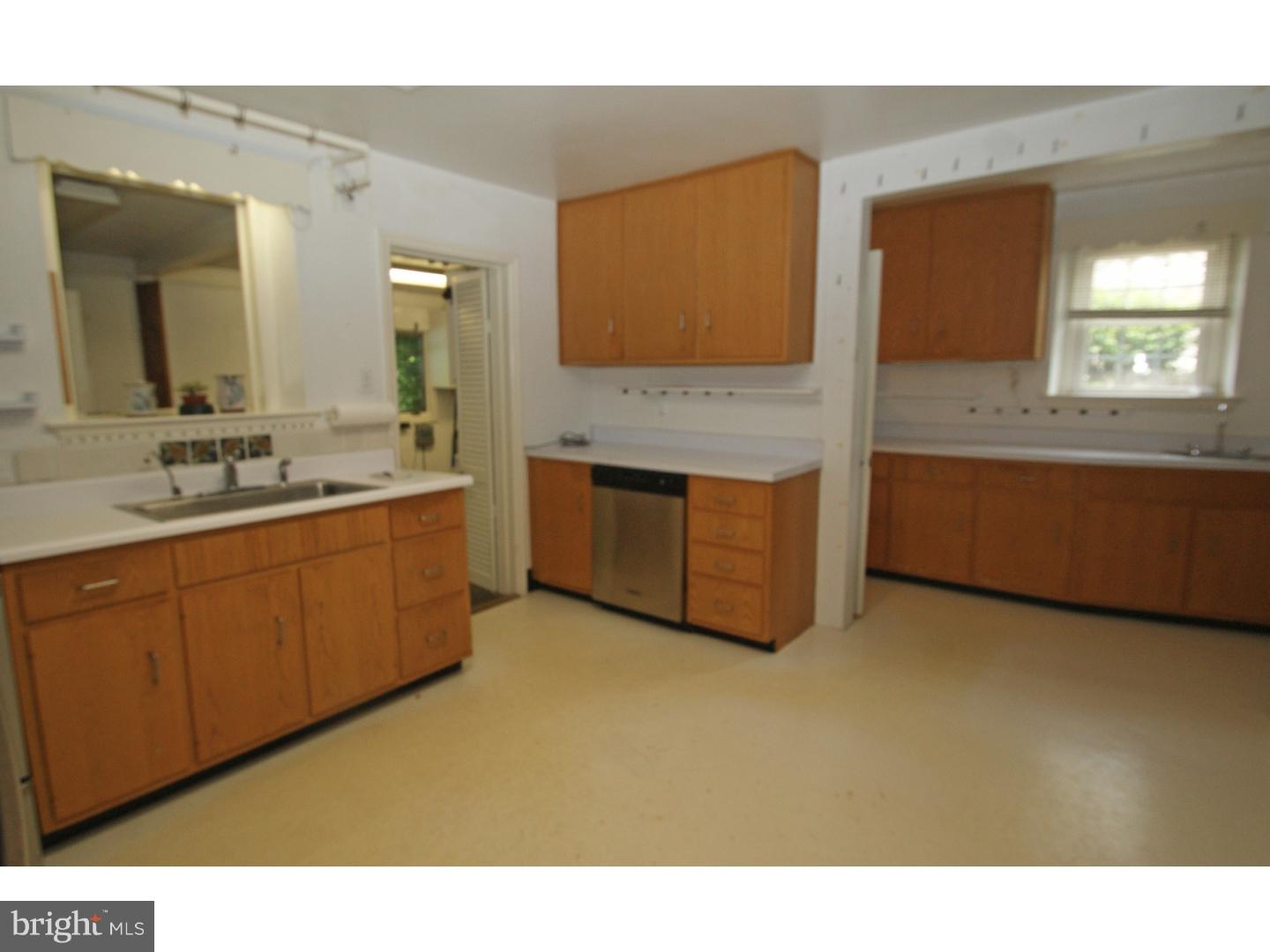 53 Meade Road Ambler, PA 19002 - Photo 10 of 25 Kitchen