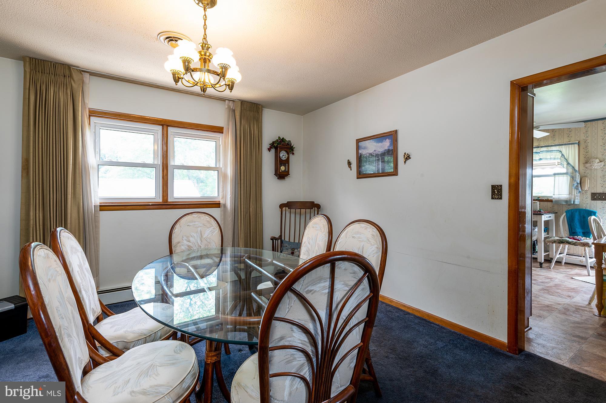 4507 Ridge Road Baltimore, MD 21236 - Photo 11 of 33 Dining Room