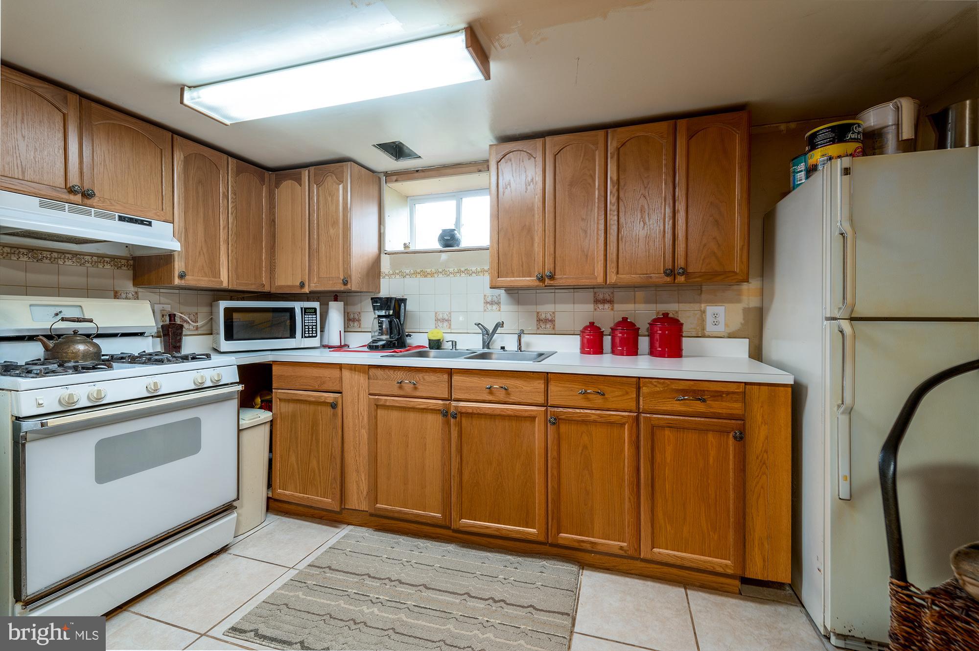 4507 Ridge Road Baltimore, MD 21236 - Photo 21 of 33 Lower level kitchenette