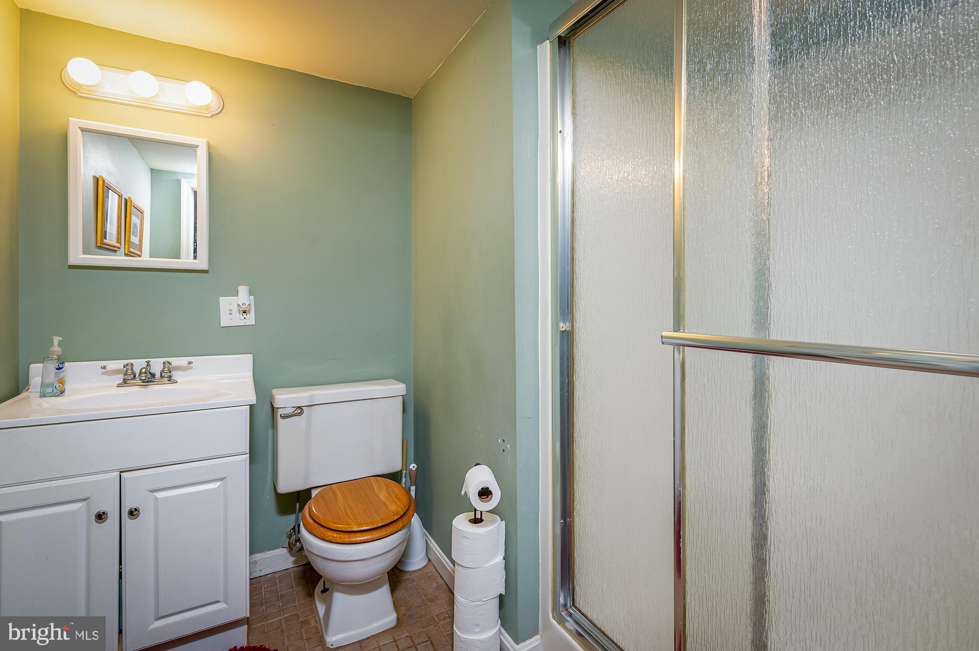4507 Ridge Road Baltimore, MD 21236 - Photo 25 of 33 Lower level full bathroom