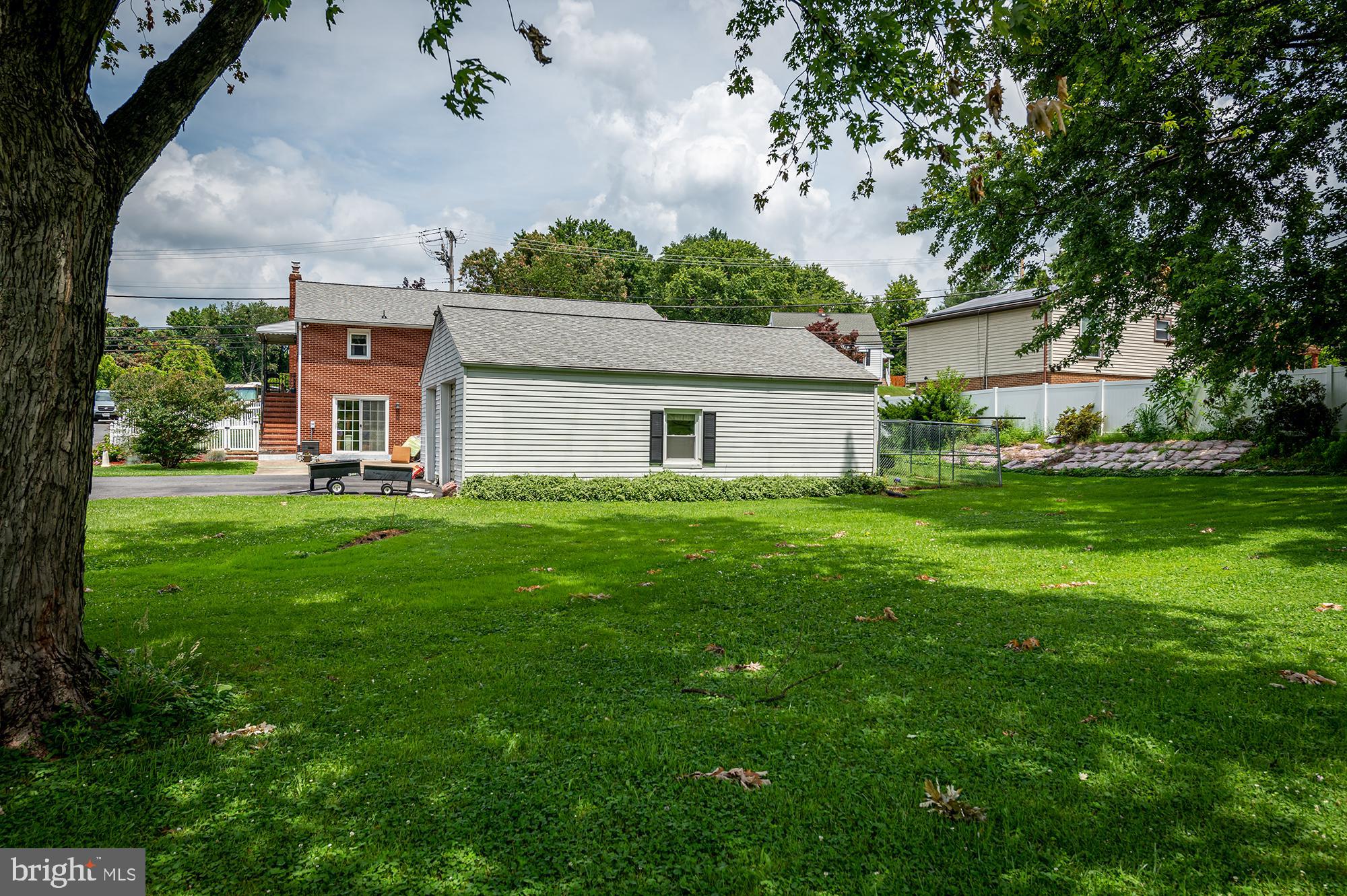 4507 Ridge Road Baltimore, MD 21236 - Photo 28 of 33 Peaceful yard