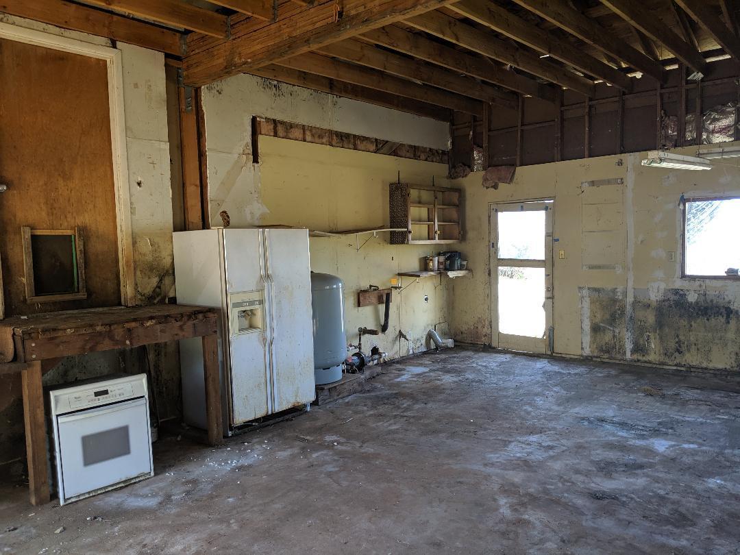 21665 Manton School Road Manton, CA 96059 - Photo 22 of 26 Garage