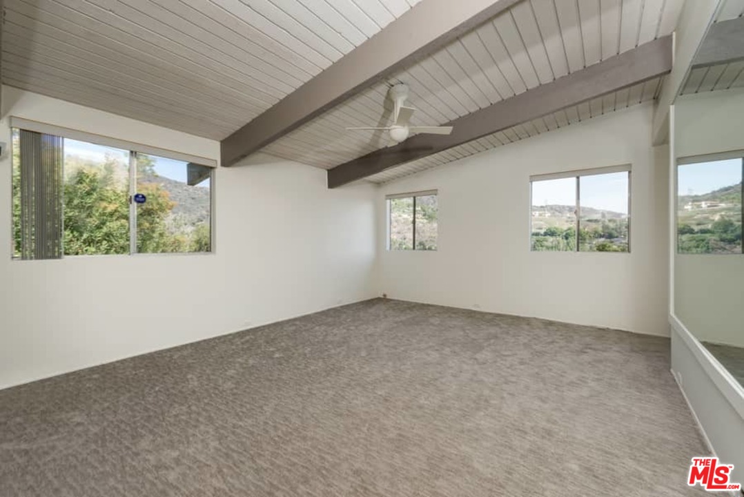 2436 Arbutus Drive Los Angeles, CA 90049 - Photo 17 of 35