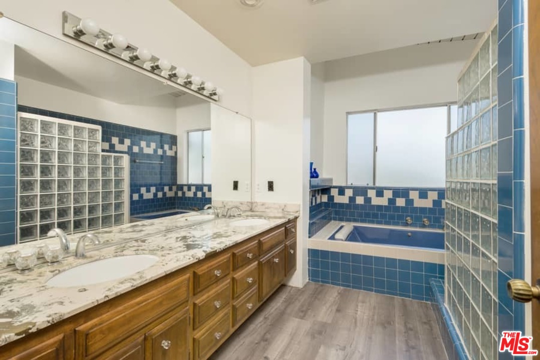 2436 Arbutus Drive Los Angeles, CA 90049 - Photo 22 of 35