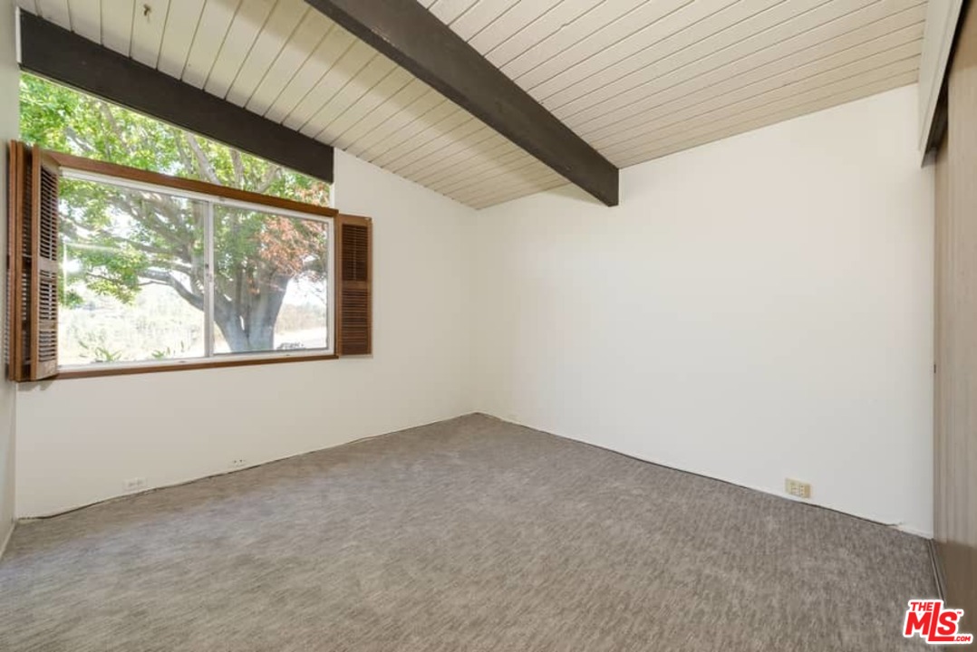 2436 Arbutus Drive Los Angeles, CA 90049 - Photo 24 of 35