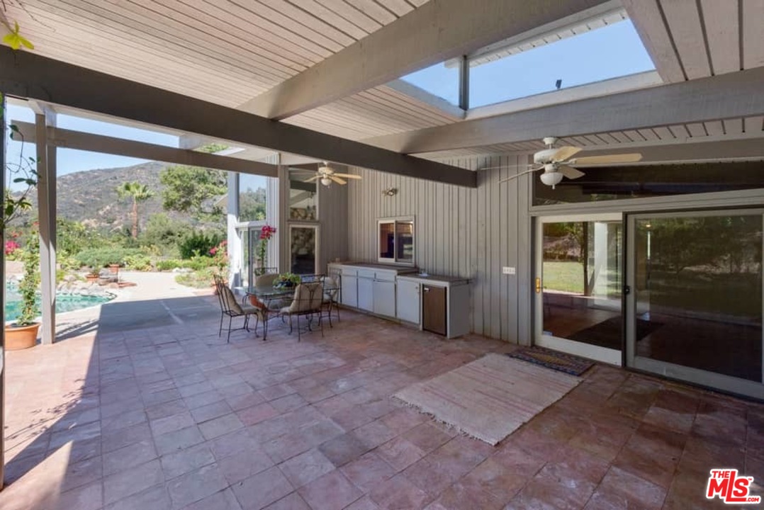 2436 Arbutus Drive Los Angeles, CA 90049 - Photo 27 of 35