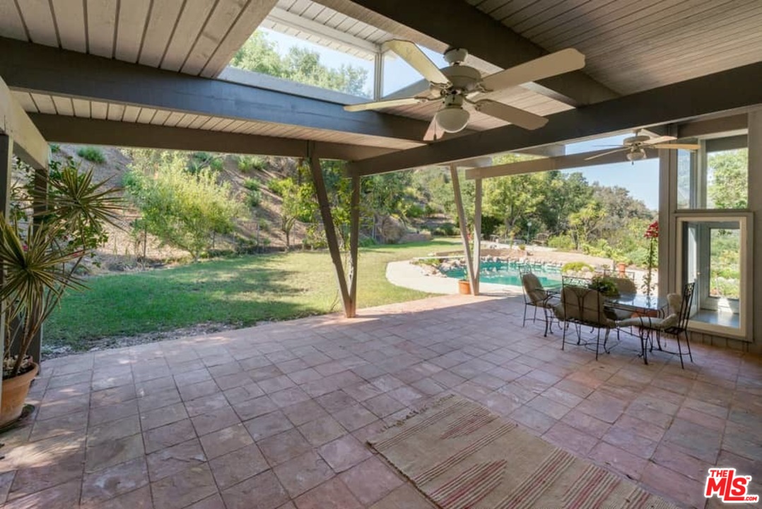 2436 Arbutus Drive Los Angeles, CA 90049 - Photo 28 of 35