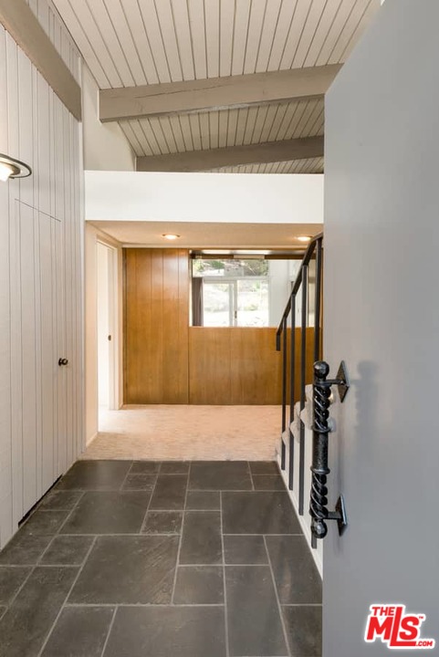 2436 Arbutus Drive Los Angeles, CA 90049 - Photo 4 of 35