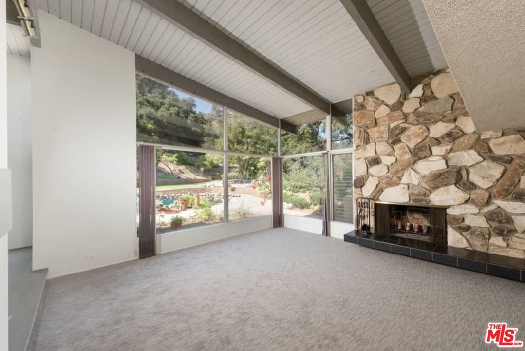 2436 Arbutus Drive Los Angeles, CA 90049 - Photo 6 of 35