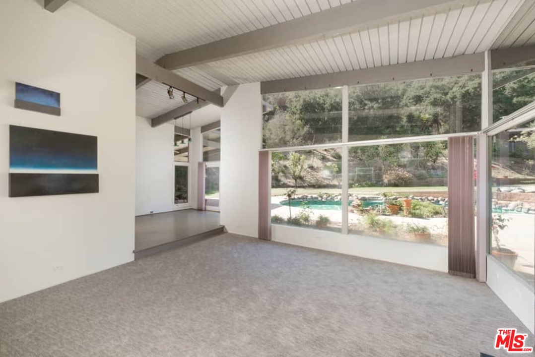 2436 Arbutus Drive Los Angeles, CA 90049 - Photo 9 of 35