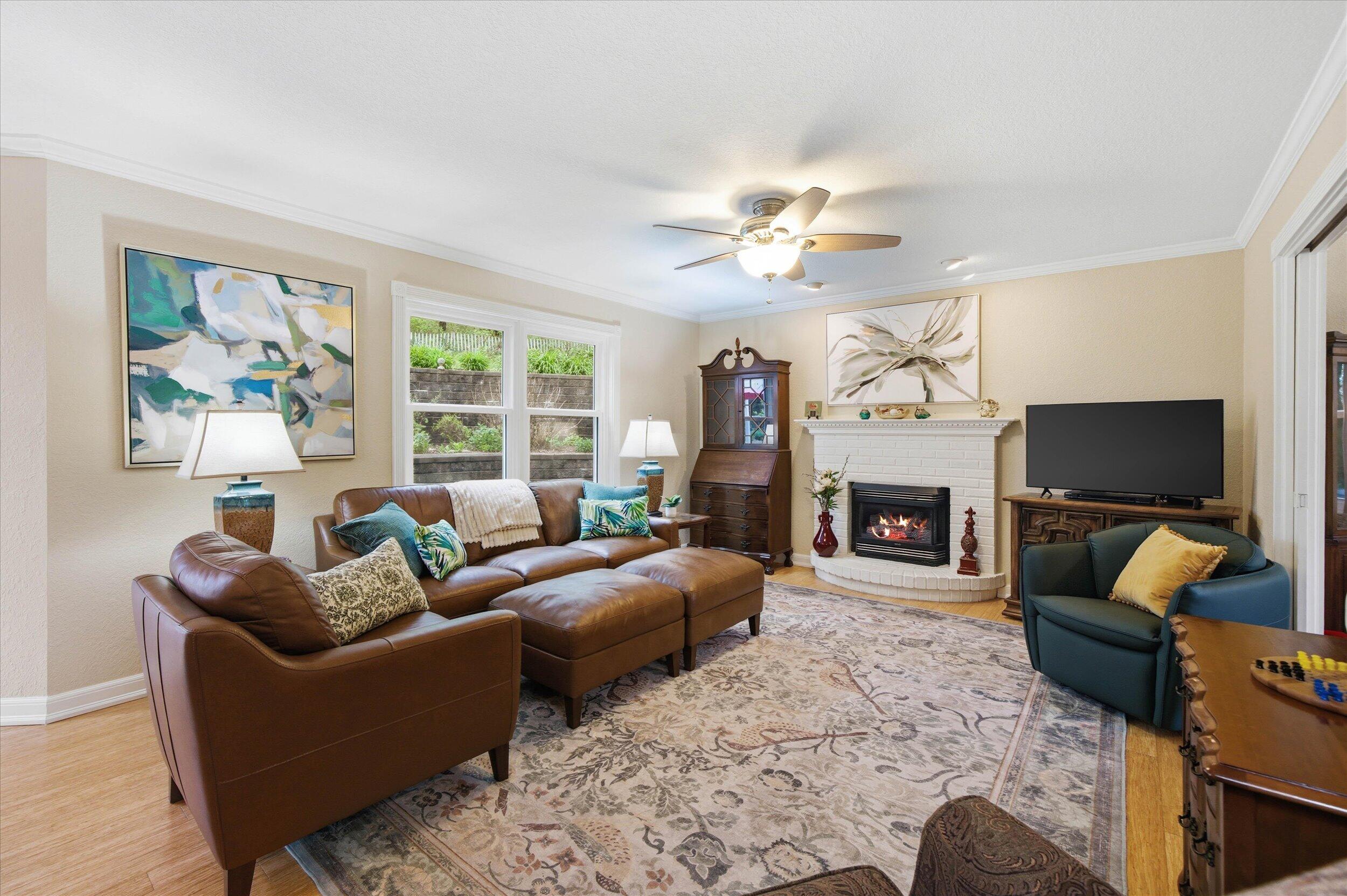 835 Suhrke Road Plymouth, WI 53073 - Photo 10 of 55 06-Living Room
